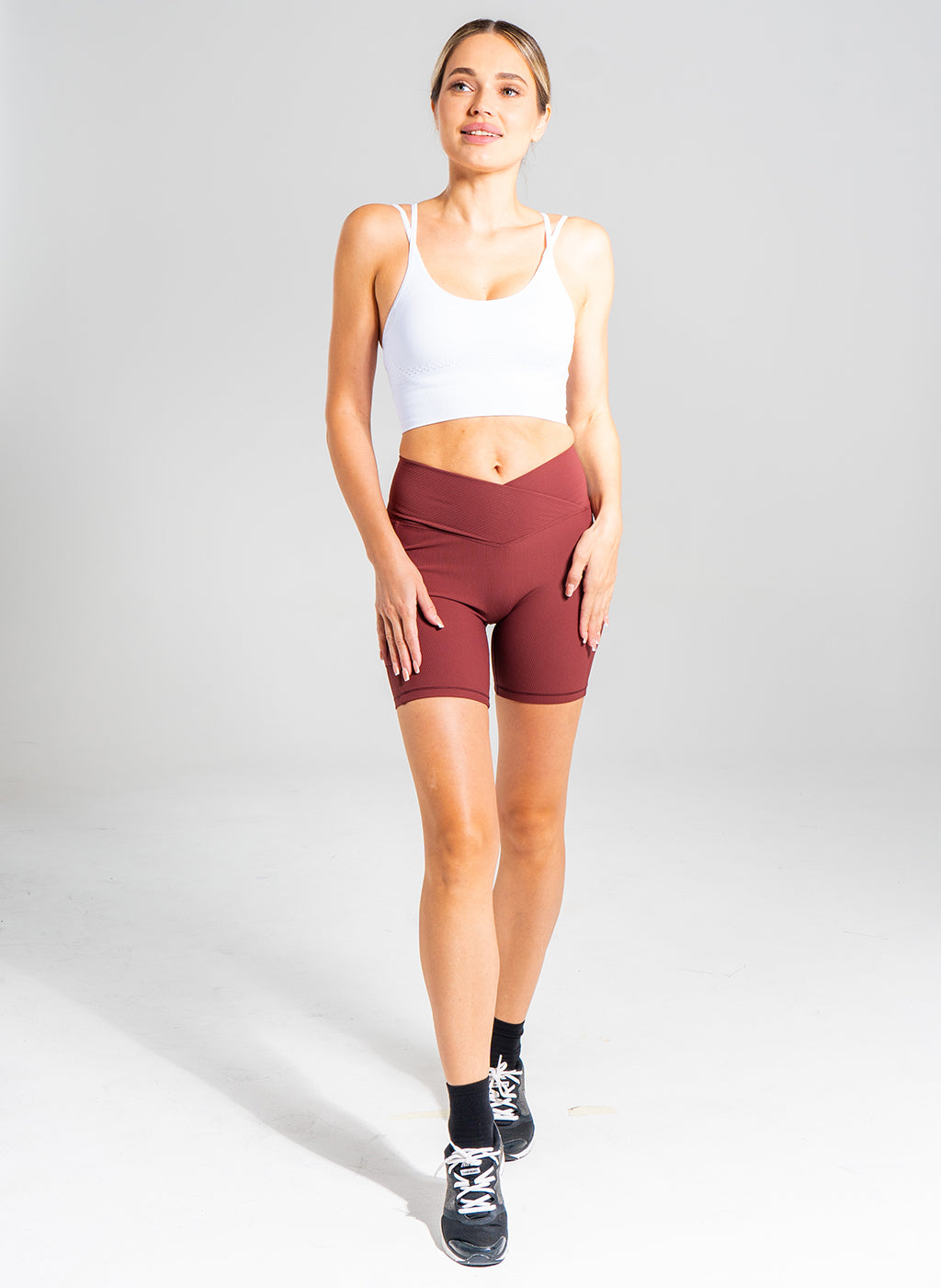 Eve V Waist Shorts -Maroon