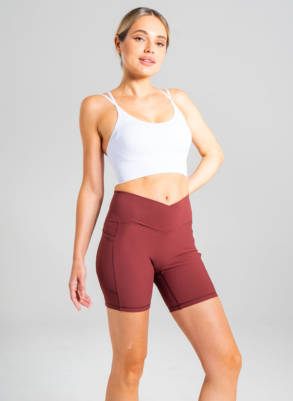 Eve V Waist Shorts -Maroon