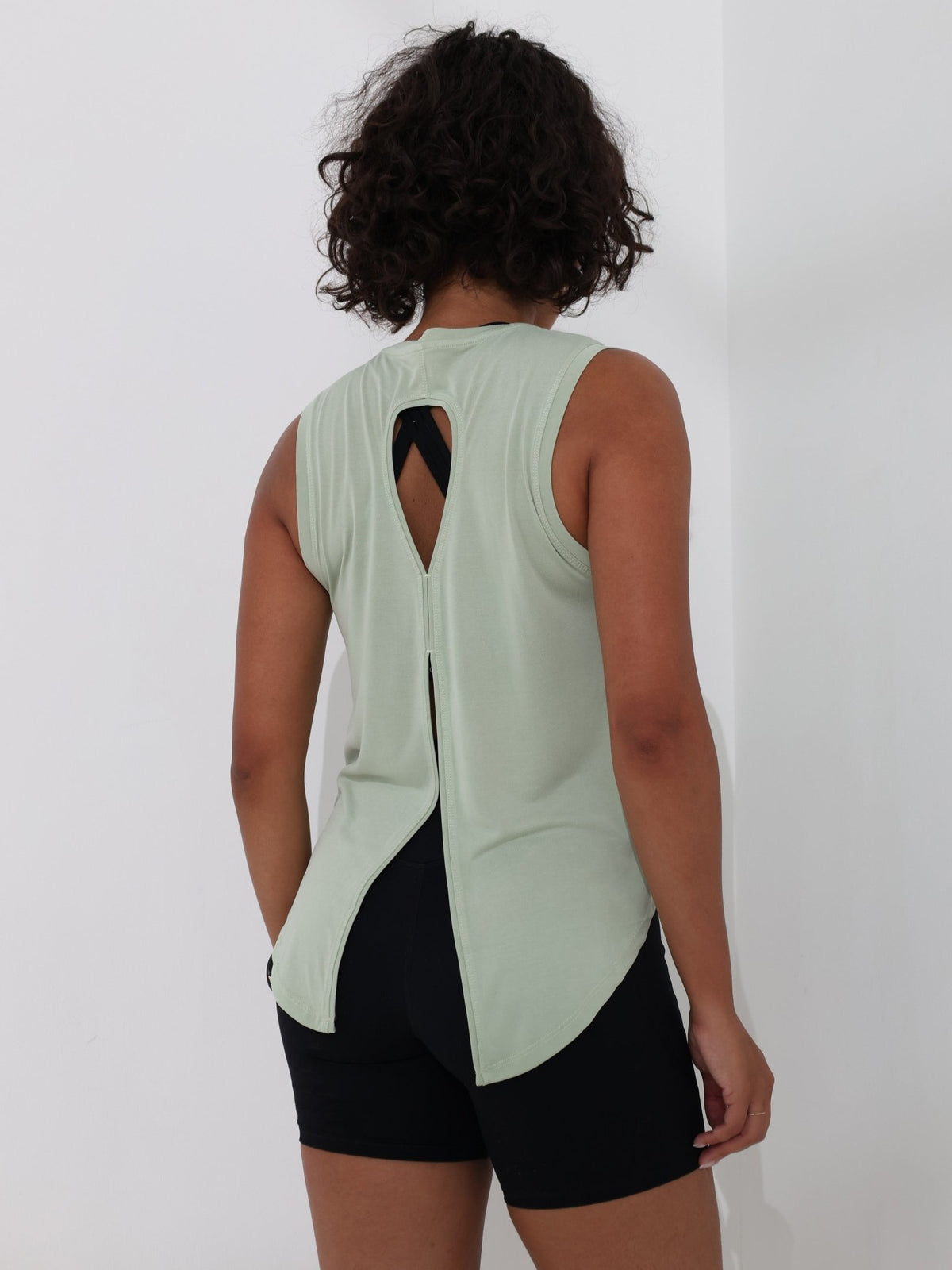 Active Tie Back Singlet - Mint Green - MohukiXSSinglet