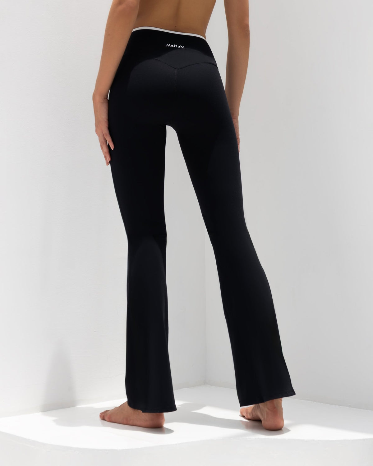 Contour Active Flare - Black - MohukiXSPants