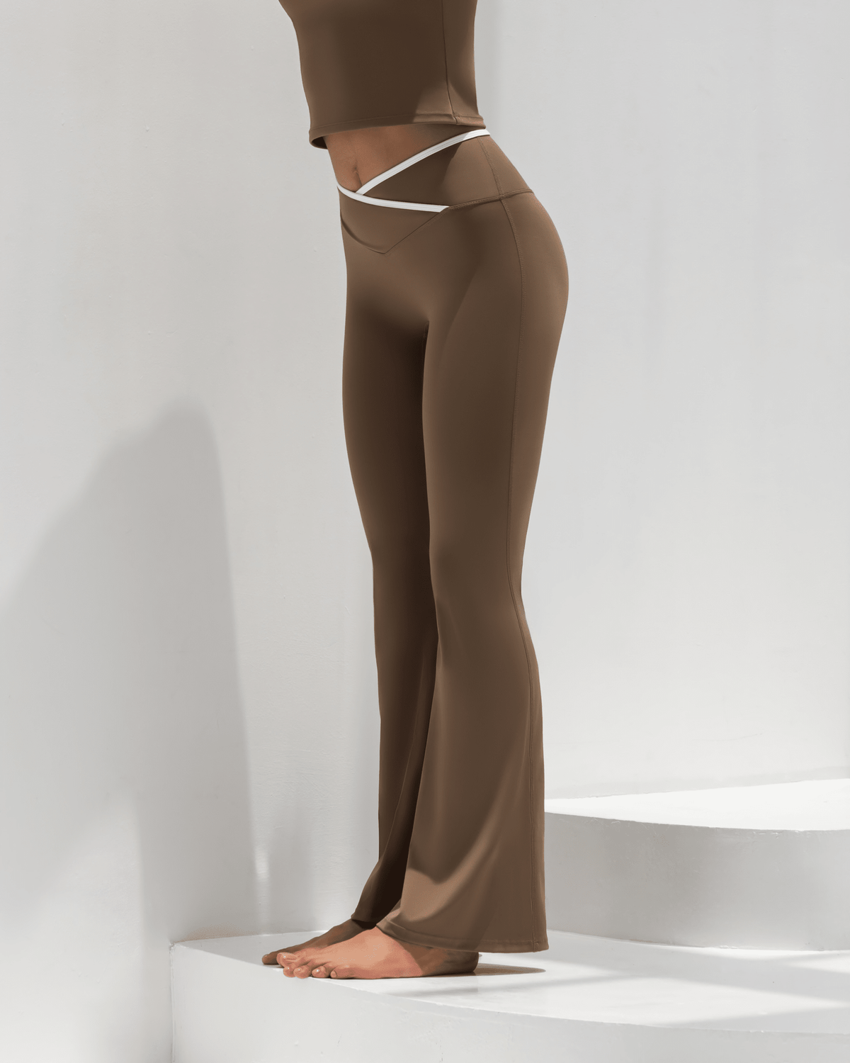Contour Active Flare - Cocoa - MohukiXSPants