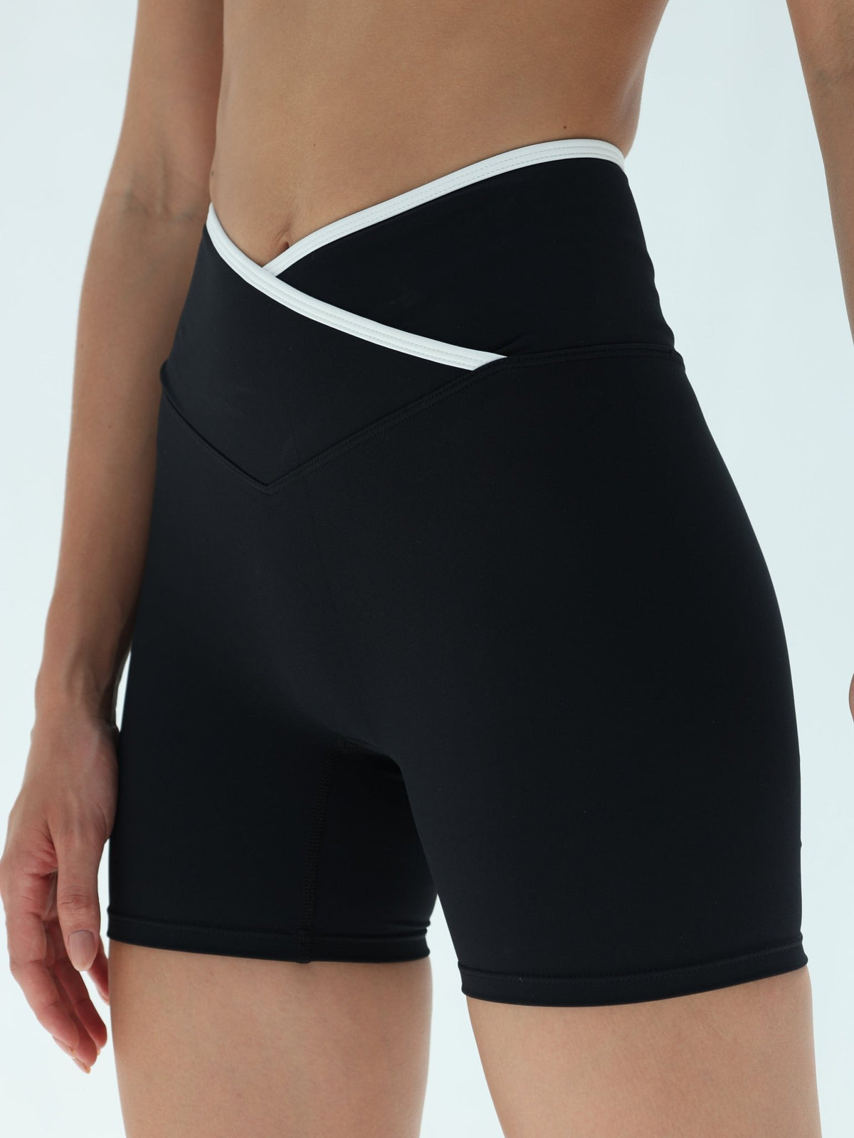 Contour Active Short - Black - MohukiXSShorts