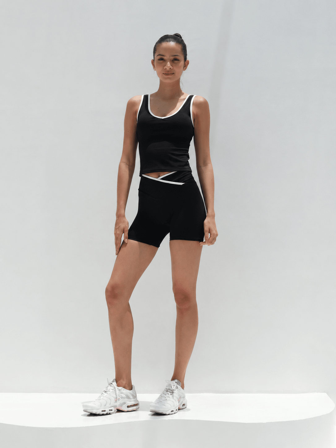 Contour Active Tank - Black - MohukiXSTank Tops