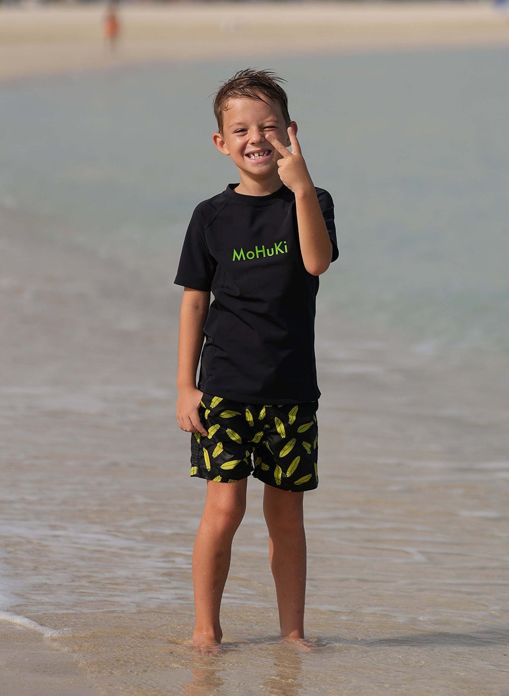 Kids Rashguard Sun Protectant T-Shirt - Black/Green - Mohuki4Swimming