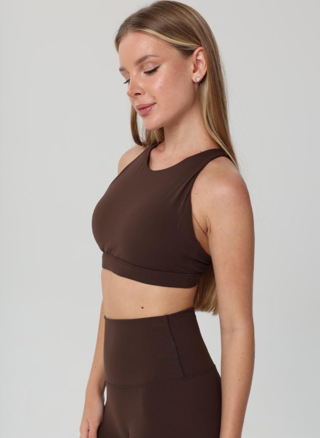 Olivia High Neck Sports Bra - Chocolate - MohukiXSSports Bras